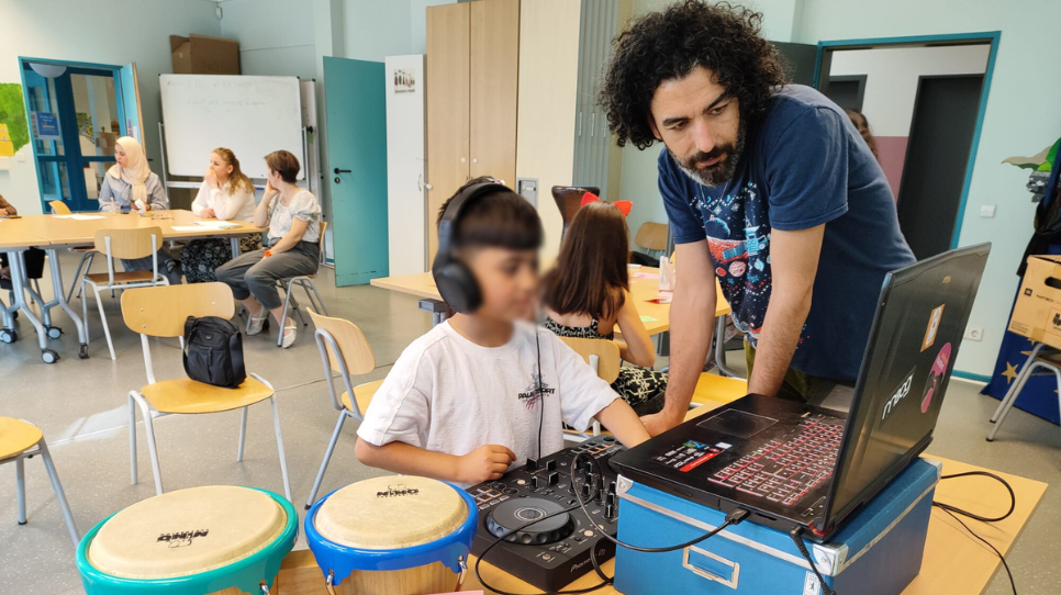Kargeha muz&icirc;k &ucirc; DJ li Navenda Malbatan a High-Deck&ecirc;